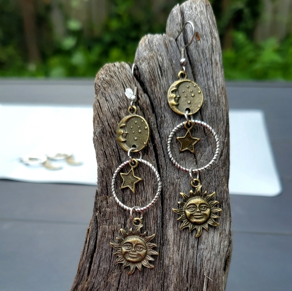 Celestial Vintage Dangle Earrings - Picture 4 of 4